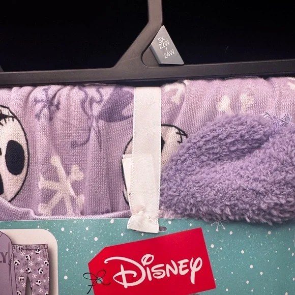 Disney Jack Skellington 3 Piece Set Womens Size 3X (22-24) Pajamas Pjs Socks NWT - Picture 5 of 14